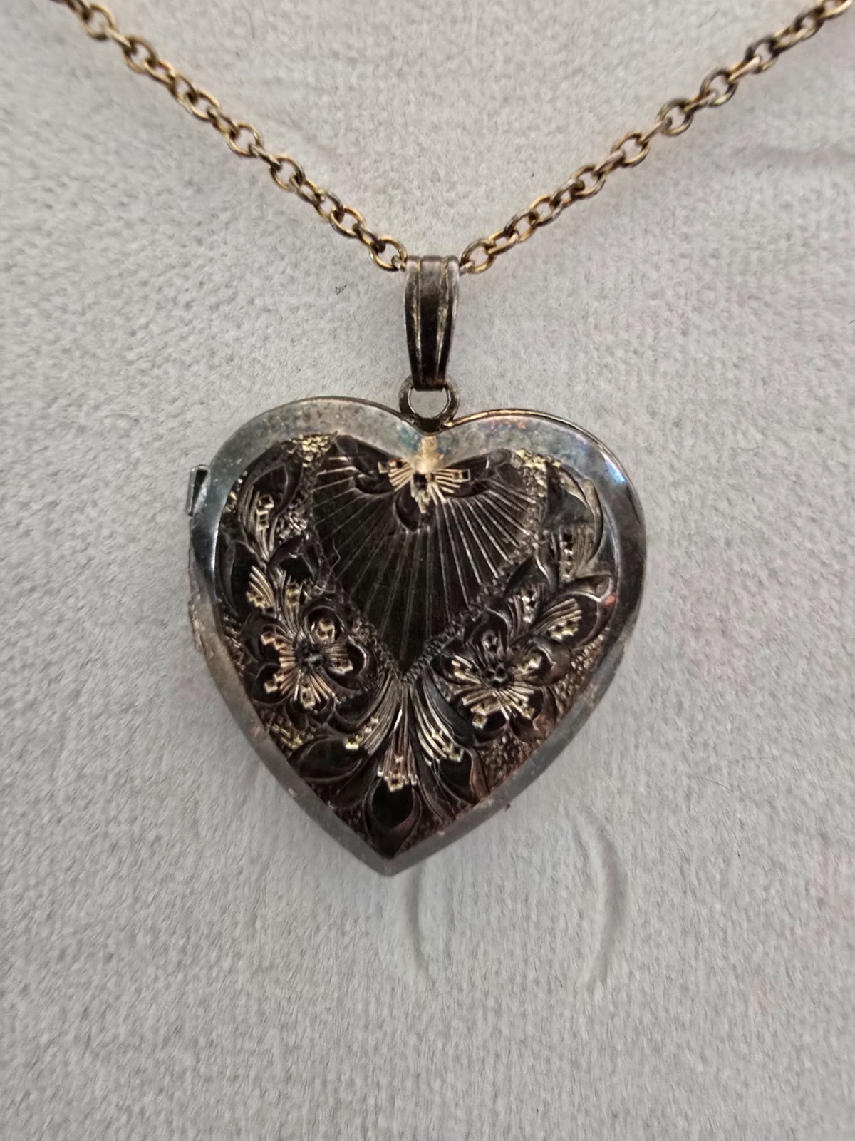 vintage heart locket necklace