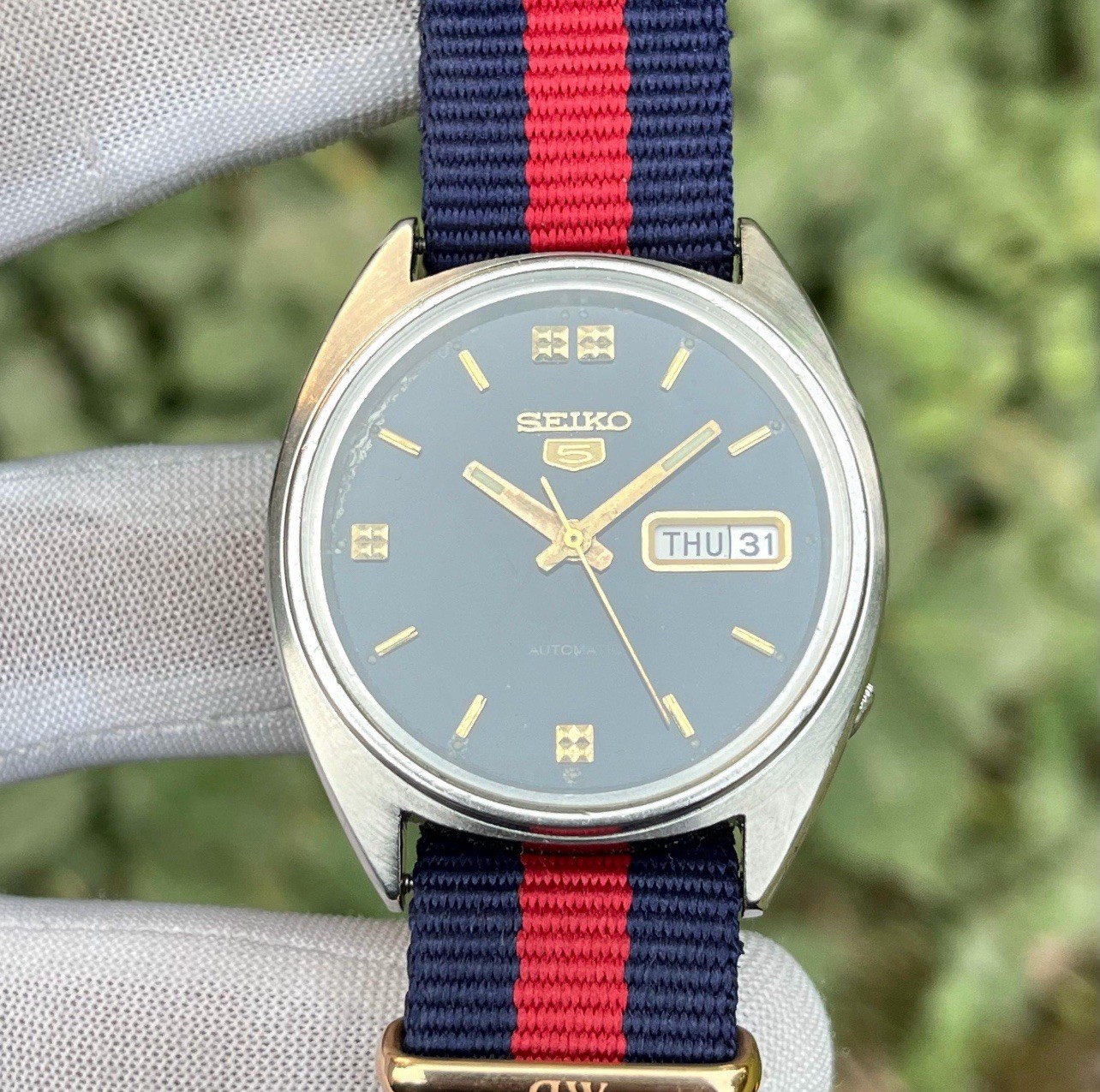 Vintage Seiko 5 Automatic Black Dress Formal Dial Japan Made Men Watch 6309-8840