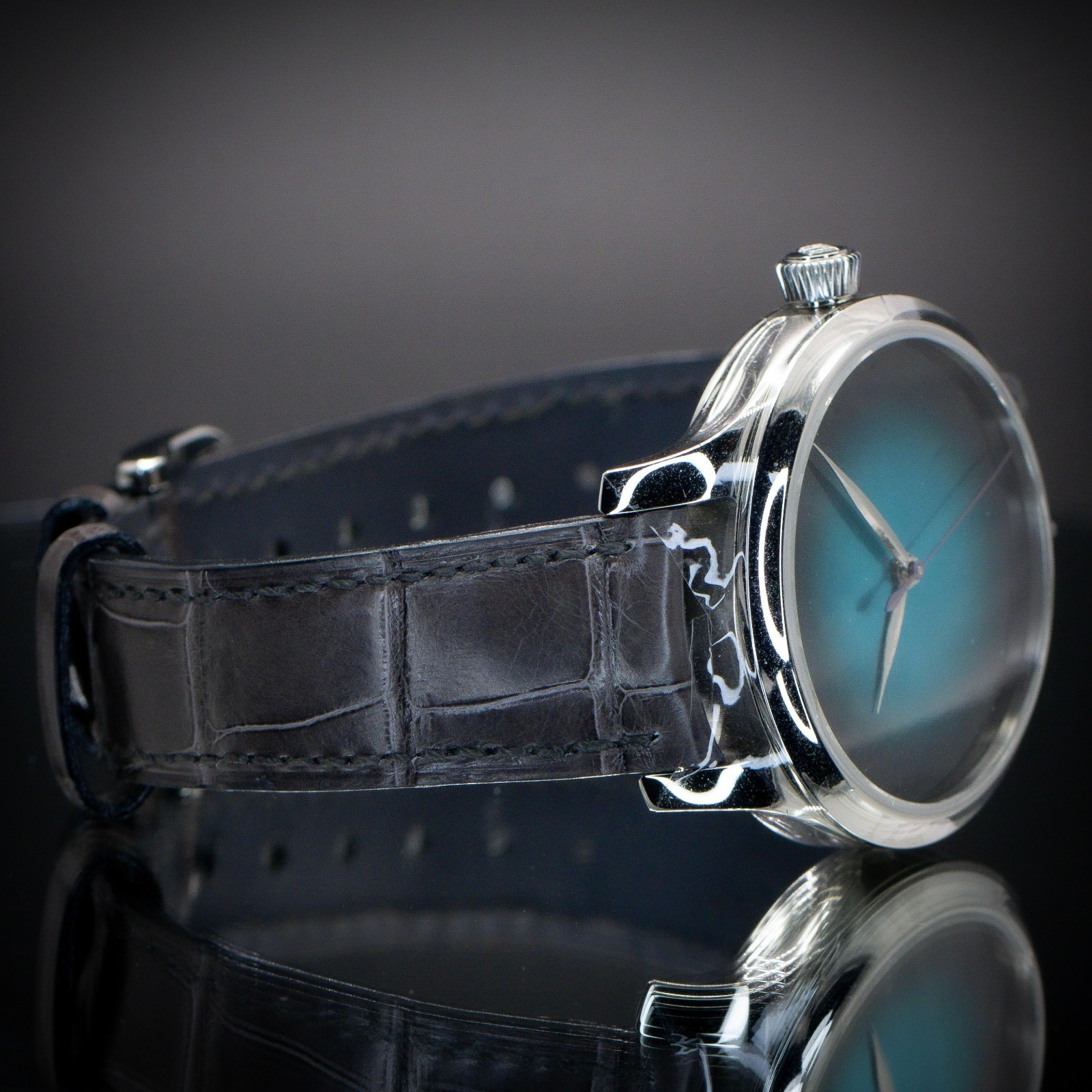 H. MOSER & CIE. Endeavour Centre Seconds “Blue Lagoon” | Ref. 1200-1240 | FS
