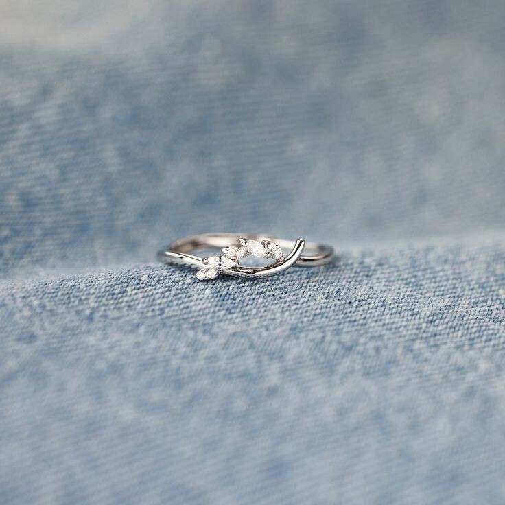 Round & Marquise Lab-Grown Diamond Women’s 950 Platinum Leaf Vine Twisted Ring