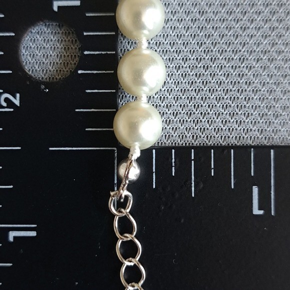 Women’s Faux Pearls Choker Necklace White/Beige 8 in + 3 in of extension