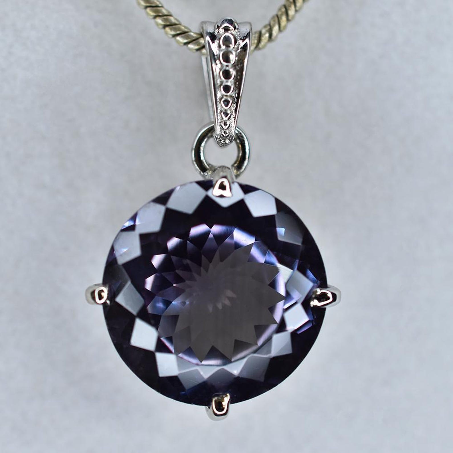 Natural 36.20 CT Color Change Alexandrite Certified Gemstone Pendant 925 Silver