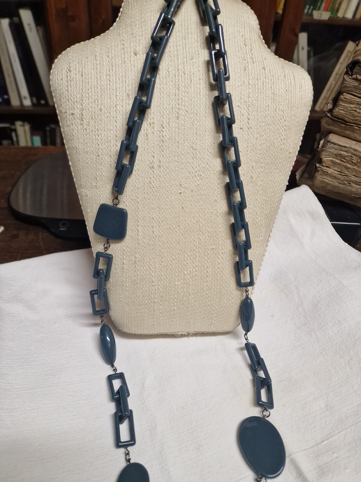 Grey long plastic necklace cm. 120s Vintage (V3) ^