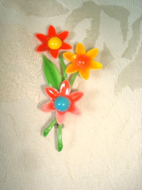 Vintage Colorful Flowers Pin 1 3/8 x 2 3/8 In. KJ