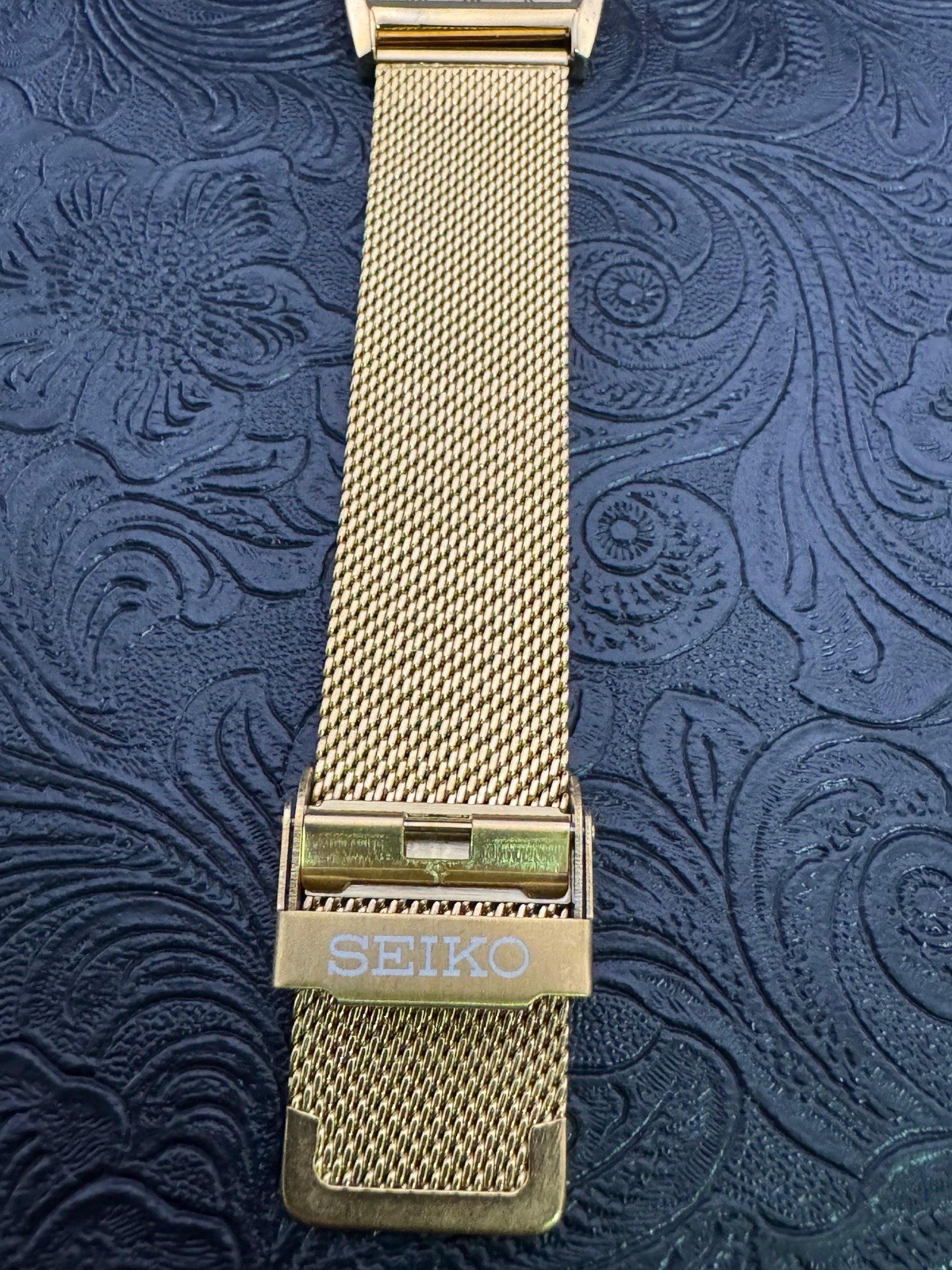 WHITE DIAL Vintage Seiko Slim Quartz Men’s Wrist Watch
