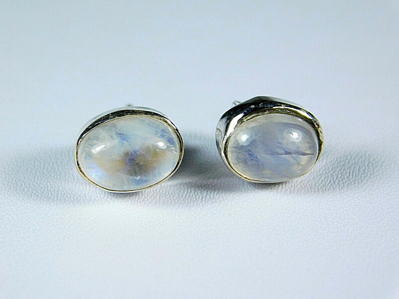 925 Sterling Silver BLUE FIRE RAINBOW MOONSTONE CHARMING Studs Earrings 9 mm