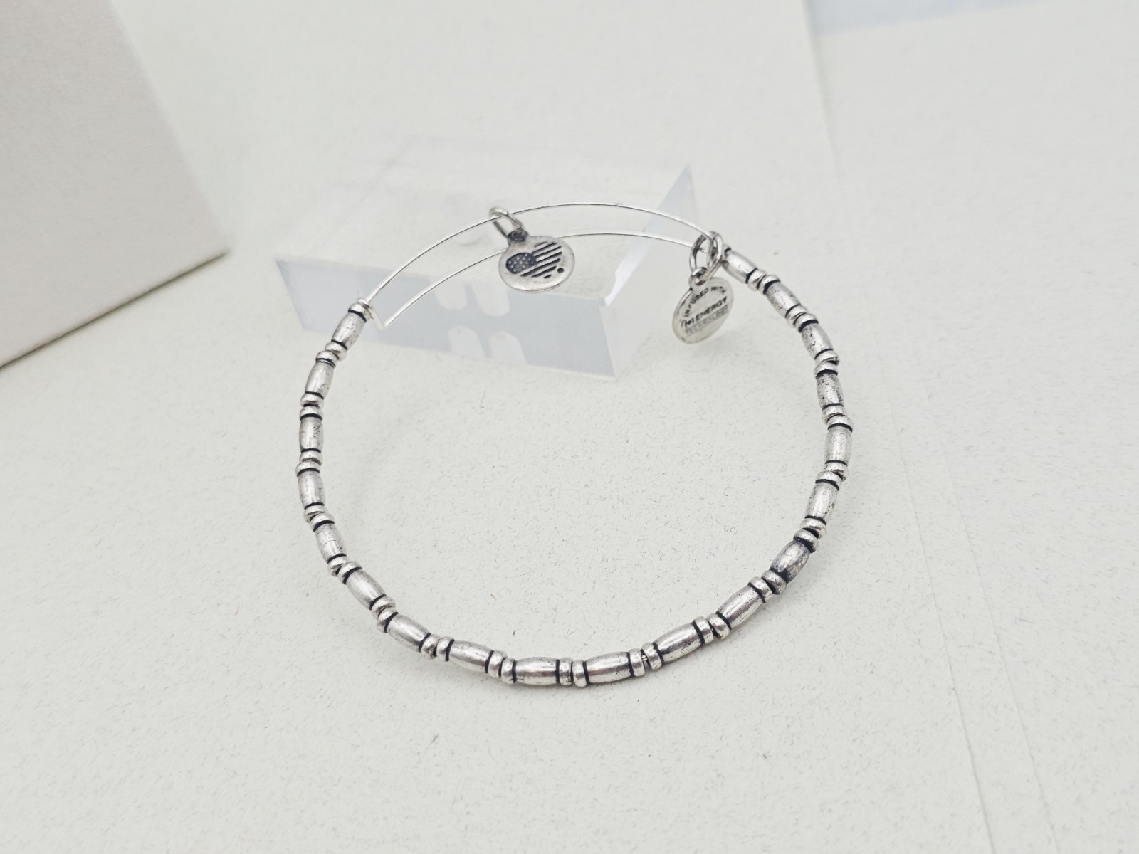 ALEX & ANI “Classic Reeds ” Metal Beaded Round Silver Charm Bracelet ⭐️✨️🎁