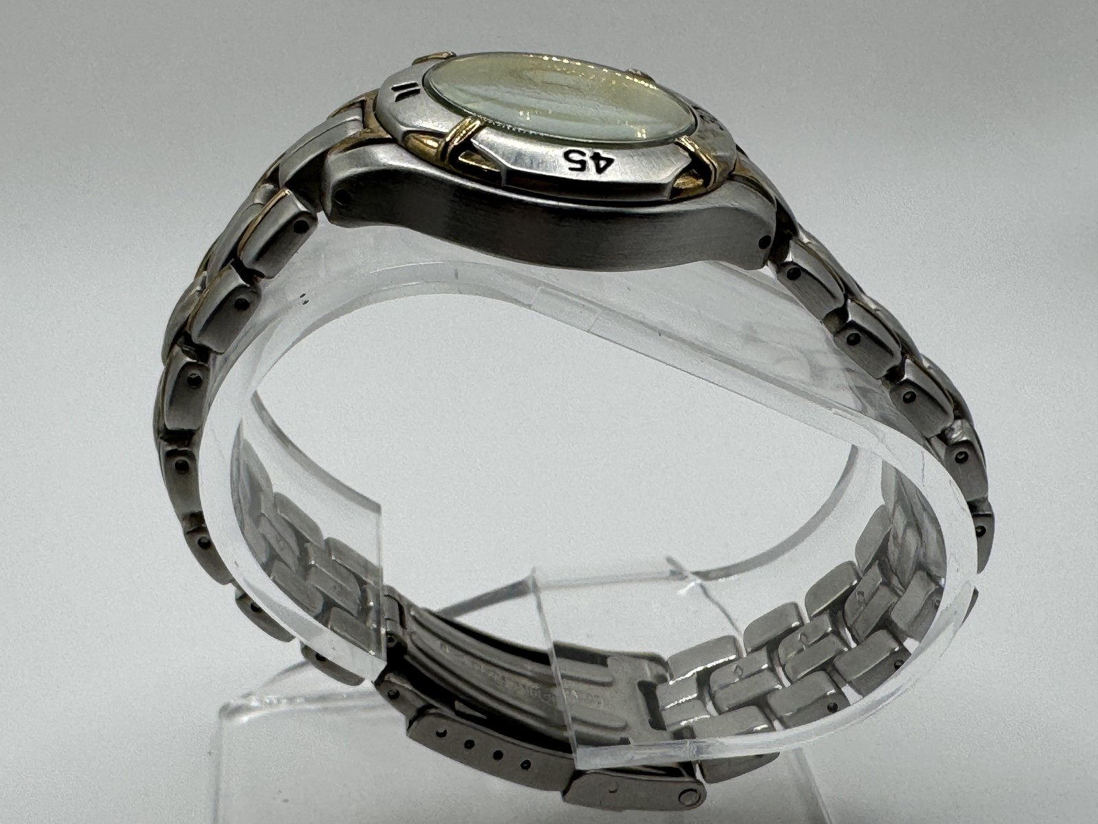 LORUS TWO-TONE STAINLESS WATCH AQUA DIAL DATE 100 FEET JAPAN MOVEMENT LRG371