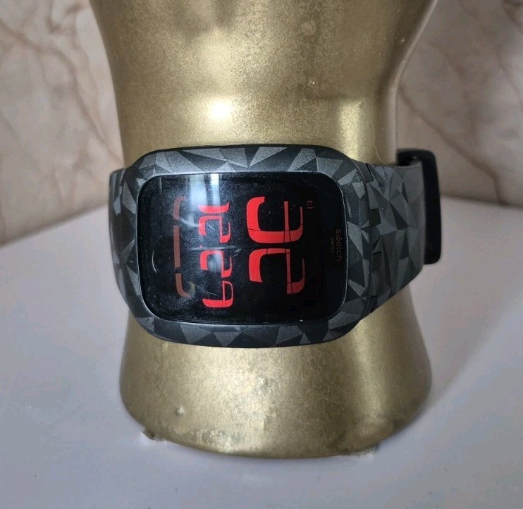 Swatch Touch SURB111 Grey Facets Digital LCD Watch Gray Camouflage Geometric