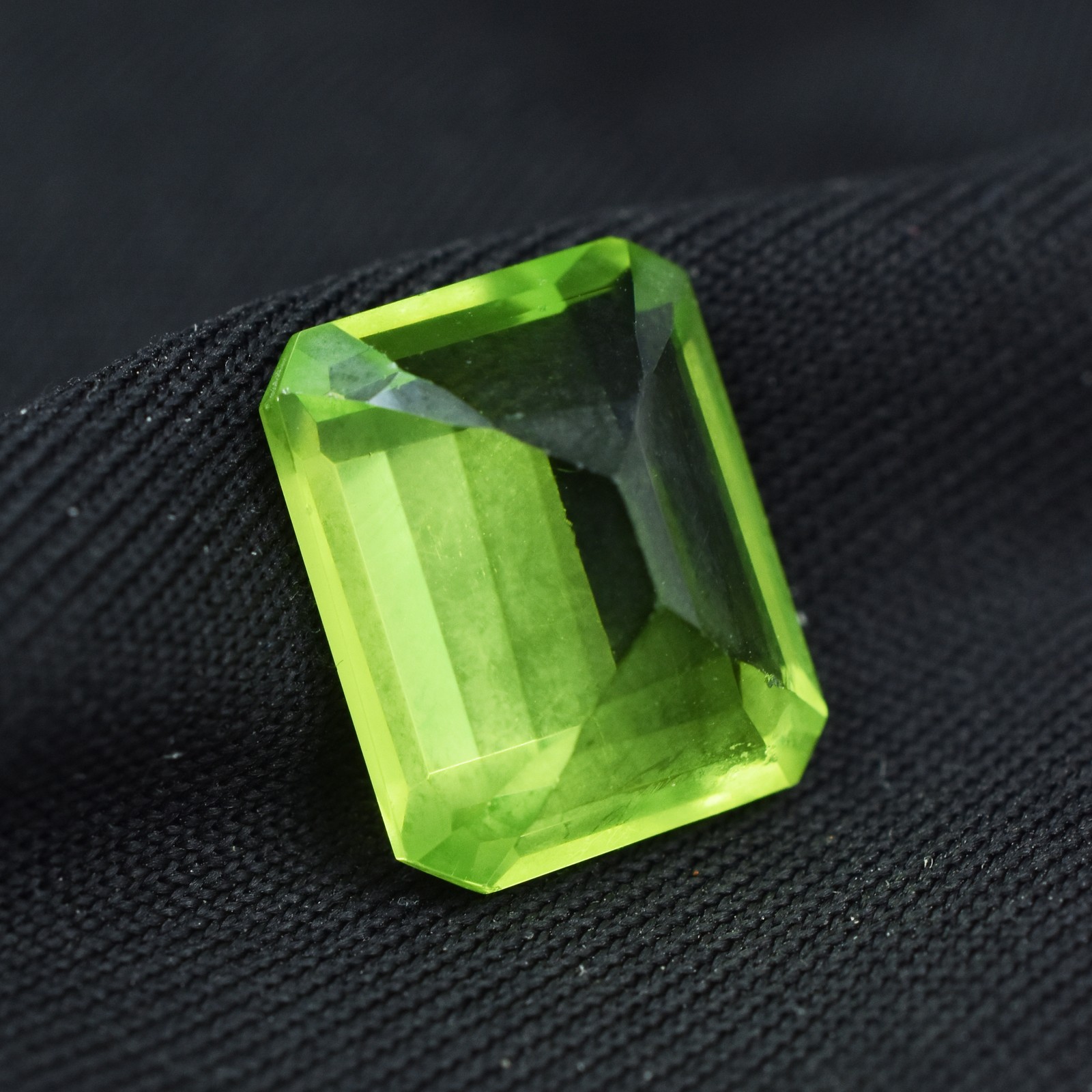 10.25 Ct NATURAL Stunning Green PERIDOT Emerald Cut Loose Gemstone CERTIFIED