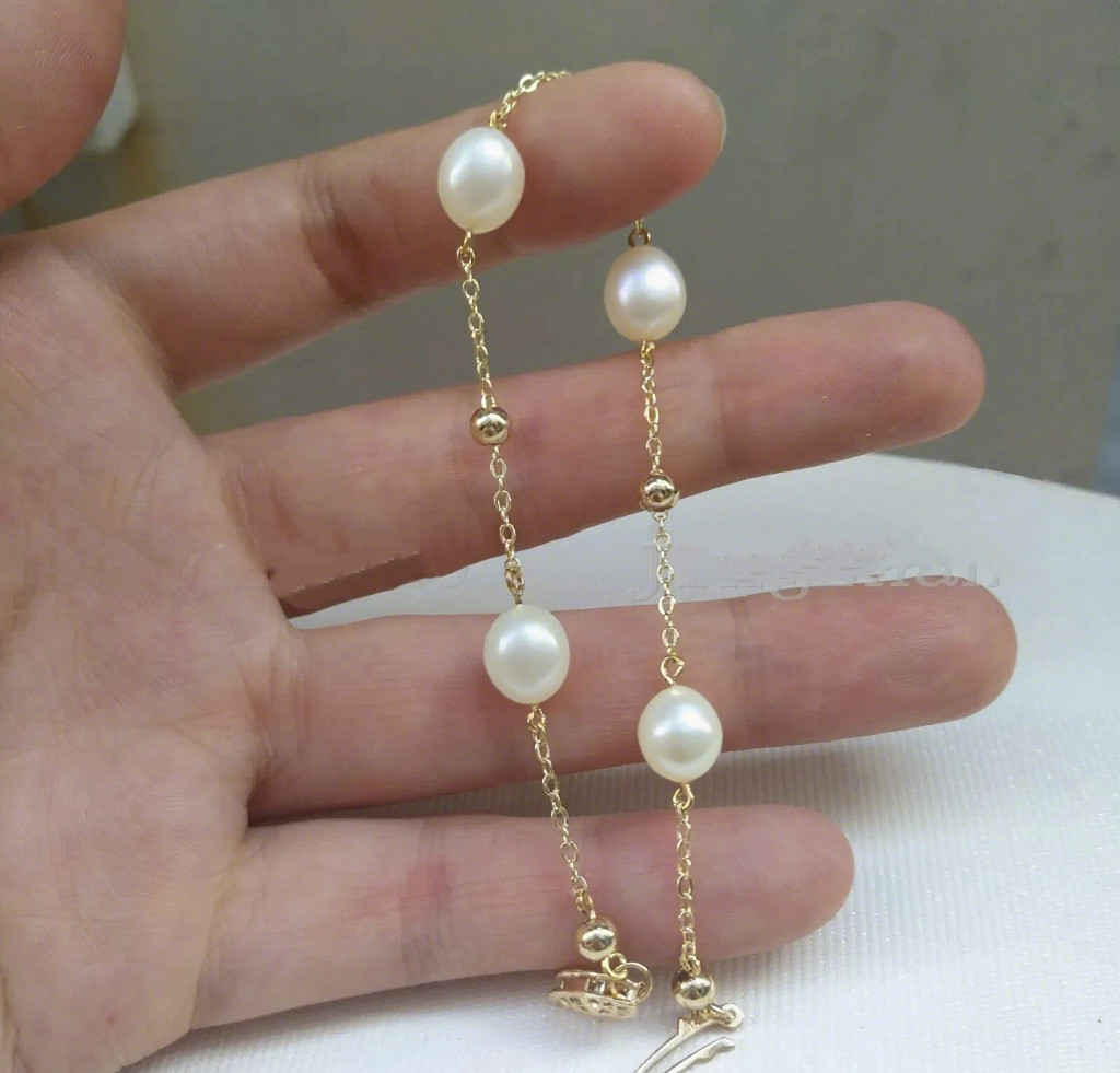 Natural south sea white Pearl bracelet 7.5-8 inch 14k Yellow Gold