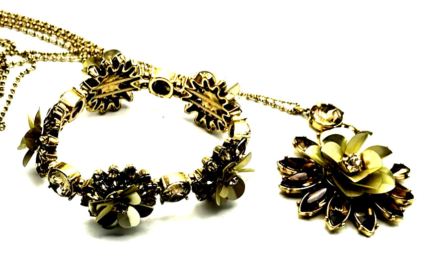 Ann Taylor 36″ Antique Gold Tone Sage Green Flower Pendant Necklace/Bracelet Set