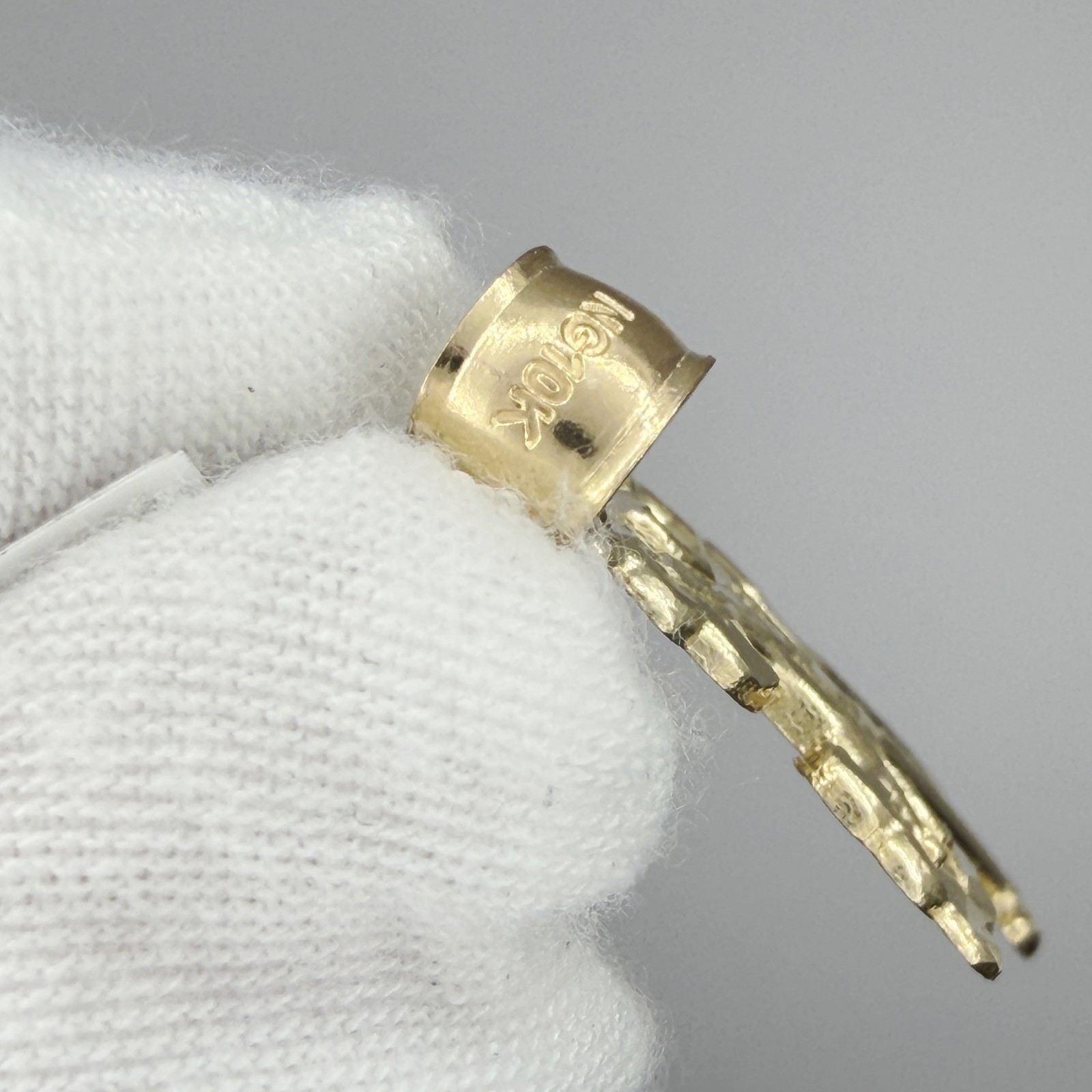 10kt Yellow Gold Diamond-Cut Mens Cross Religious Charm Pendant