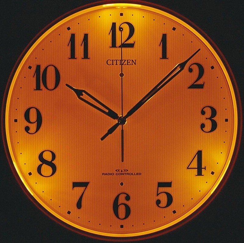 New CITIZEN 4MYA35 006 Wooden Frame Dark Brown Radio Clock Wall Clock Automatic