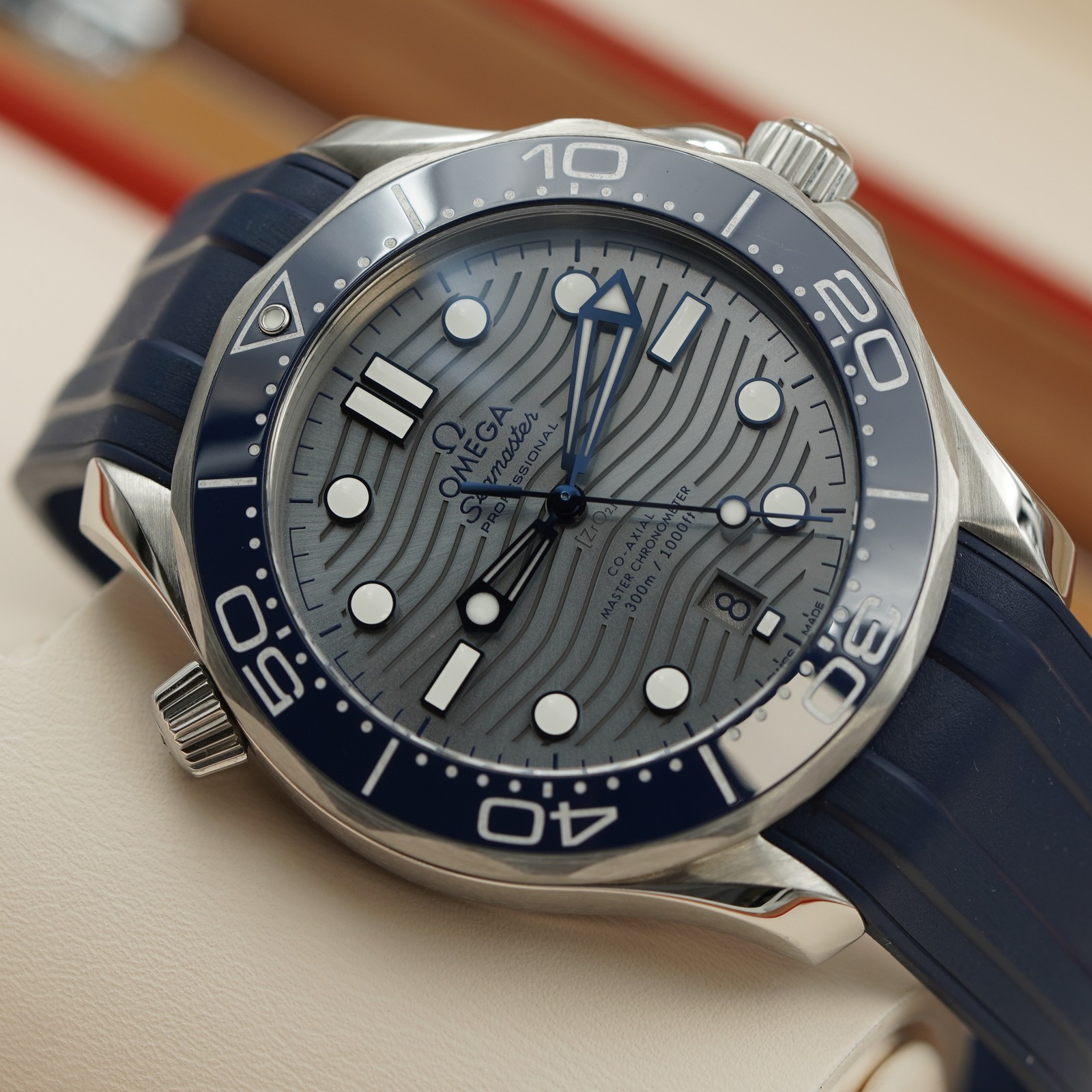 Omega Seamaster Pro Diver 300M 210.32.42.20.06.001 Silver B&P