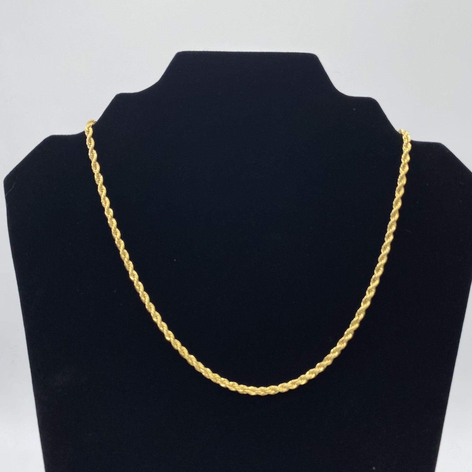 Vintage Gold Tone Twisted Rope Chain 18” Necklace Unisex Men Women Classic Basic
