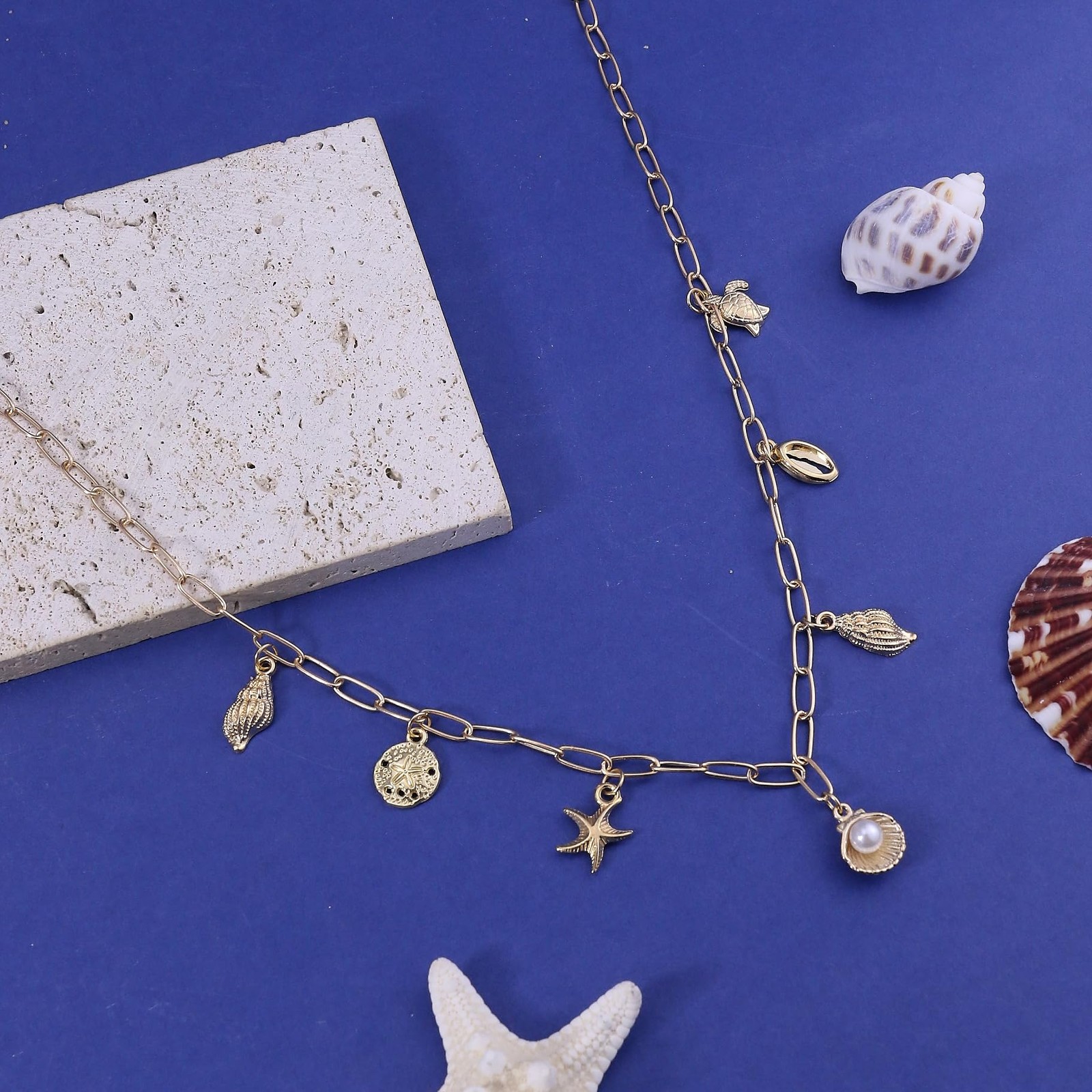 Beach Charm Necklace for Women Trendy Starfish Seashell Charm Gold Chain Neck…