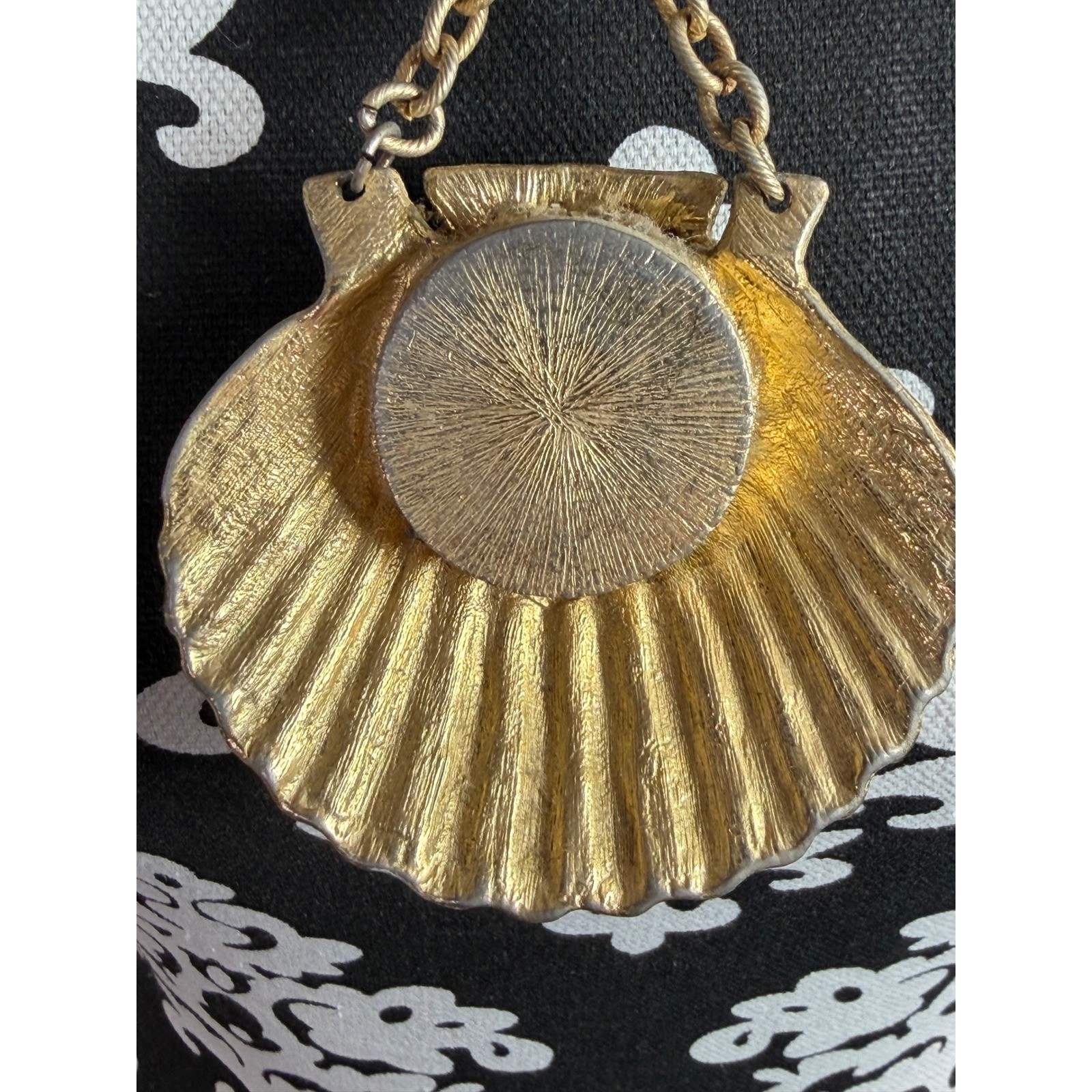 Estee Lauder Azuree Seashell Solid Perfume Pendant Necklace Gold Tone Vintage