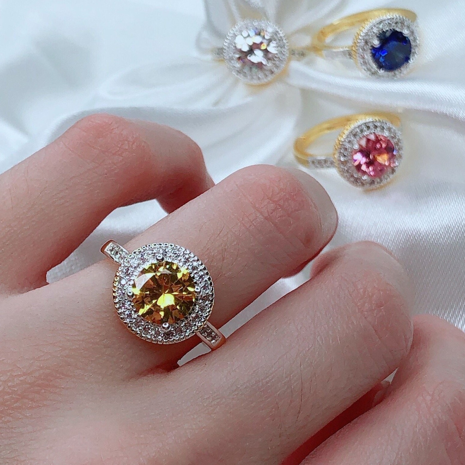  18k Adjustable Gold Diamond Ring Free UK Delivery New