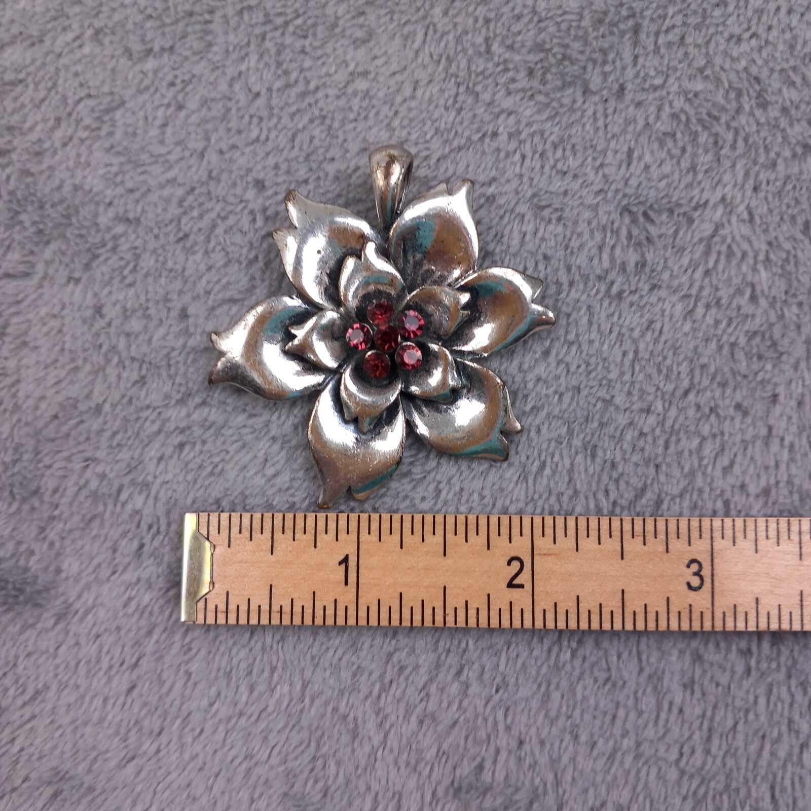 Unbranded Silver Red Rhinestone Flower Lotus Pendant Charm Vintage Y2K One Size