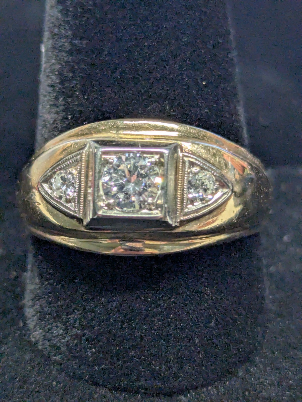 1944 CHRISTMAS~MEN’S ESTATE 14K YELLOW GOLD 3 DIAMOND RING, SIZE 12~SEE DETAILS
