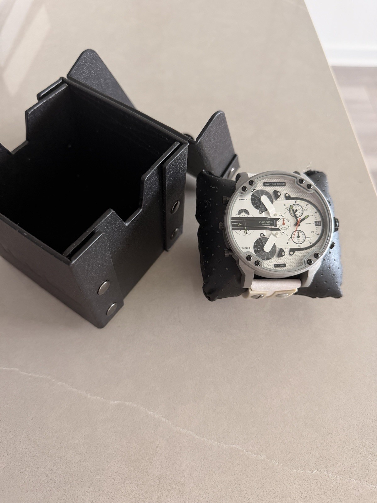 Diesel Men’s DZ7401 Chronograph Date Quartz White Rubber Strap 57mm w/ Box