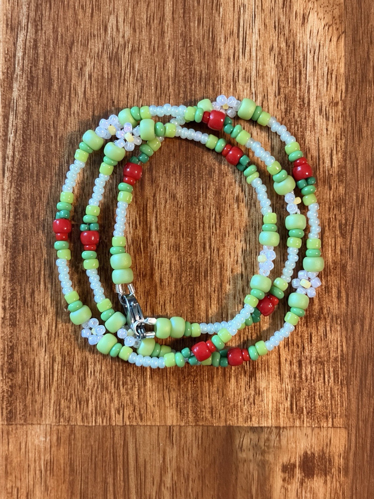 🍓Handmade Strawberry Pasture Glass Seed Bead Necklace 17.5” Stainless Steel🌿