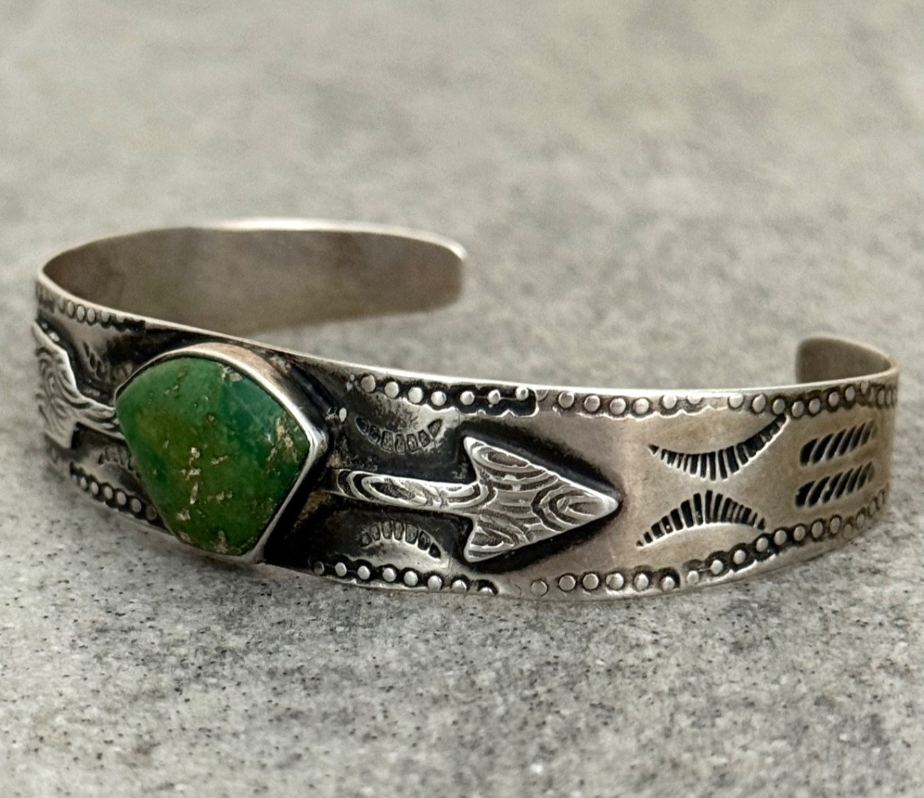 Vintage 40s FRED HARVEY era Navajo ARROW Turquoise Silver Bracelet 7.25 in