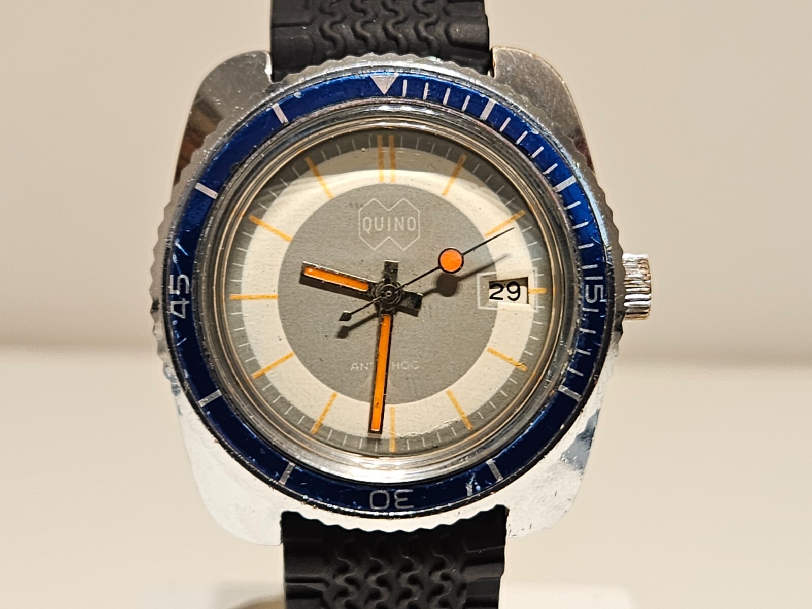 VINTAGE COLLECTIBLE SPORT DIVER STYLE FRANCE MECHANICAL MEN’S WATCH “QUINO” 17J.