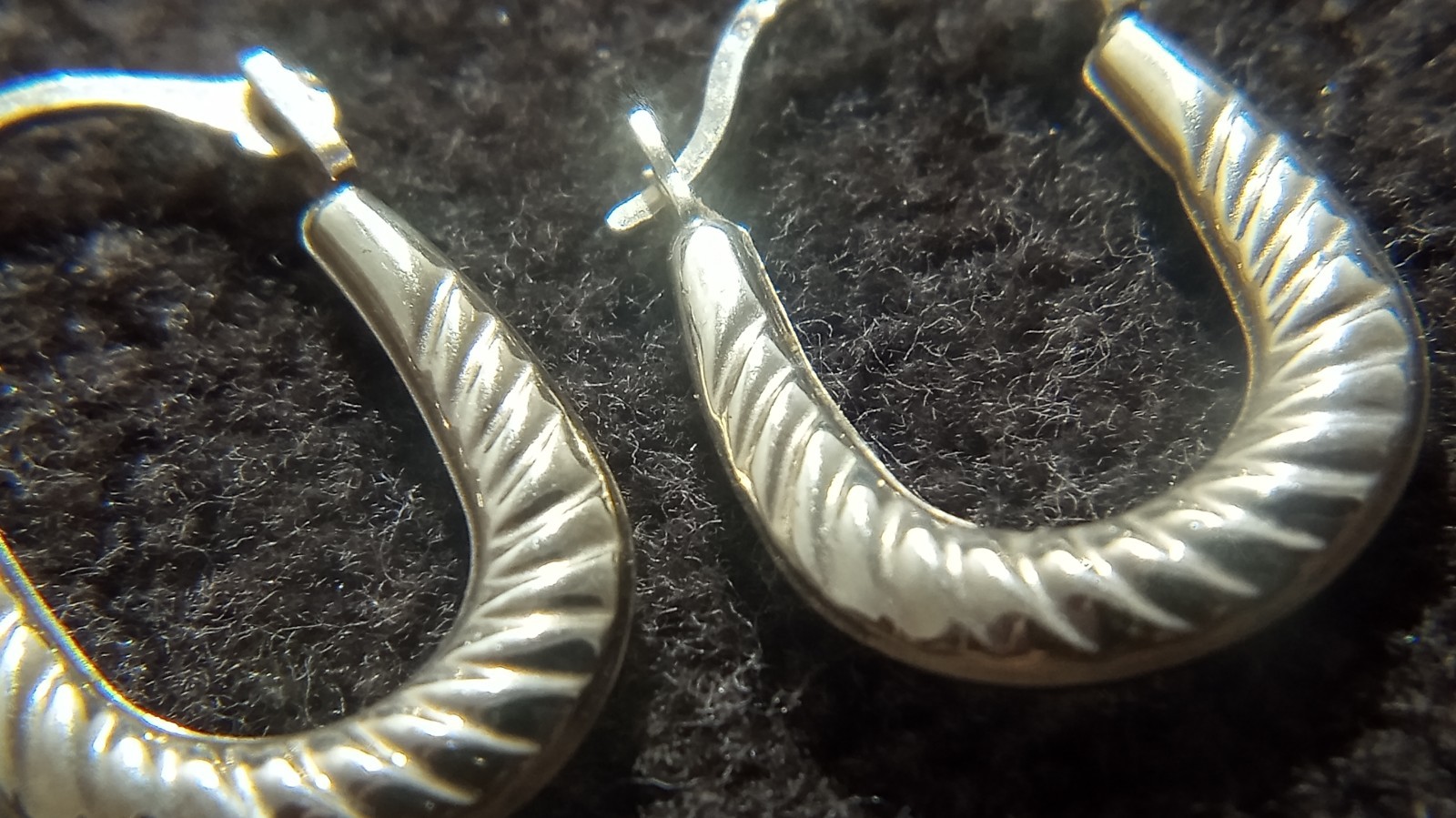 Vintage 10k Yellow Gold Latch Back Snap Classic Shrimp Twist Oval Hoop Earrings