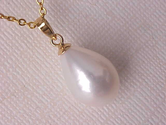 11.5MM X 17MM GENUINE WHITE PEARL PENDANT SOLID 18K YELLOW GOLD