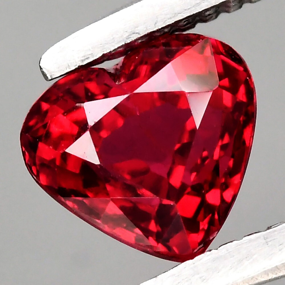0.50ct 4.7×4.5mm VS Heart Natural Purplish Red Spinel Gemstone, Myanmar