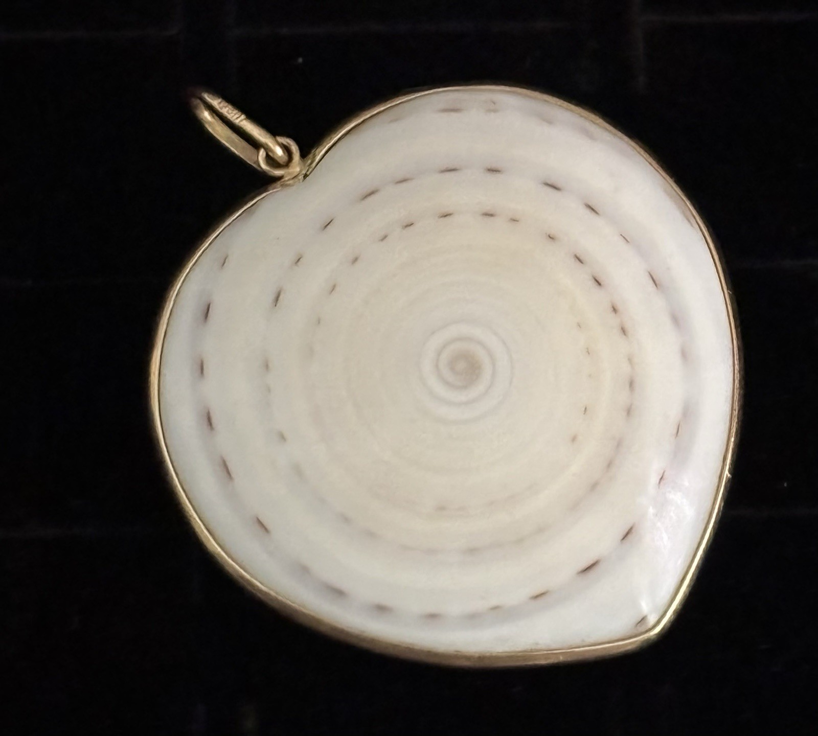 Uno a erre 18k gold Wrapped 70’s Vintage heart shell pendant 14k Chain Unoaerre