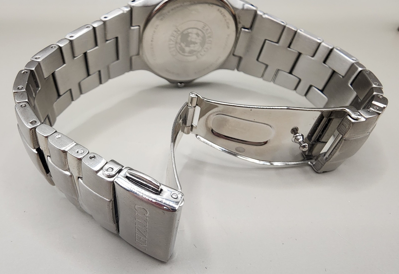 Citizen Eco-Drive Men’s Watch E111-K16750 Grey Dial Stainless Steel 38mm