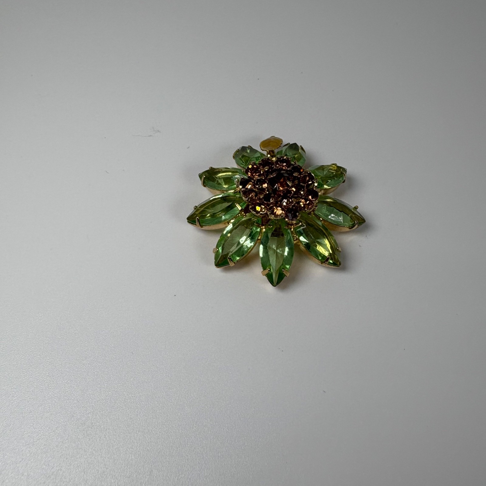 Vtg Rare D&E Julianna Gold Plated Green Rhinestone Enamel Flower Pendant Leaf