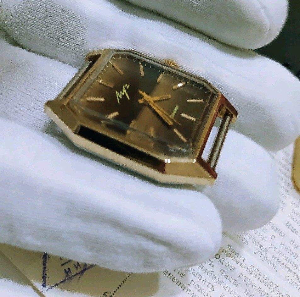 NOS. Luch 2209 Gold Plated AU10 Vintage Original Soviet Classic Luxury Watch