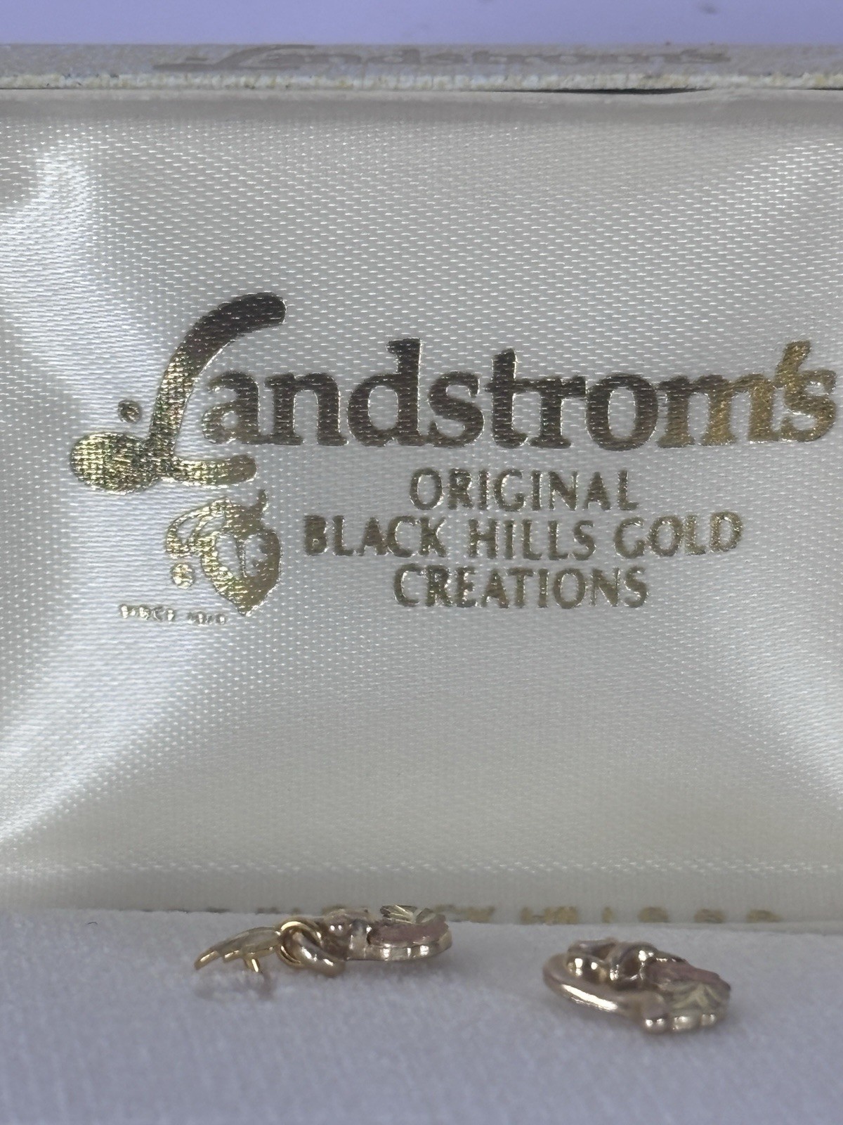 Landstrom’s Black Hills Gold Heart Dangle Earrings 10K Gold Leaves Box Papers