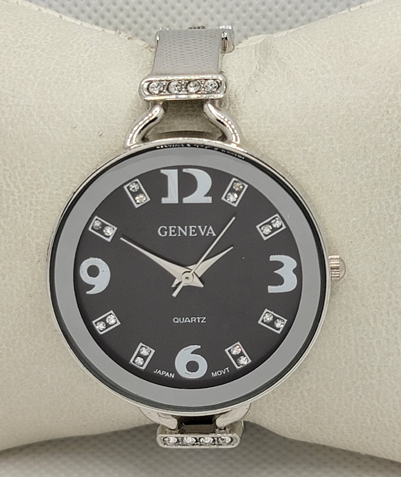 Ladies Geneva Trendy Fashion Silver Tone Black Dial Cuff Bracelet Watch I5