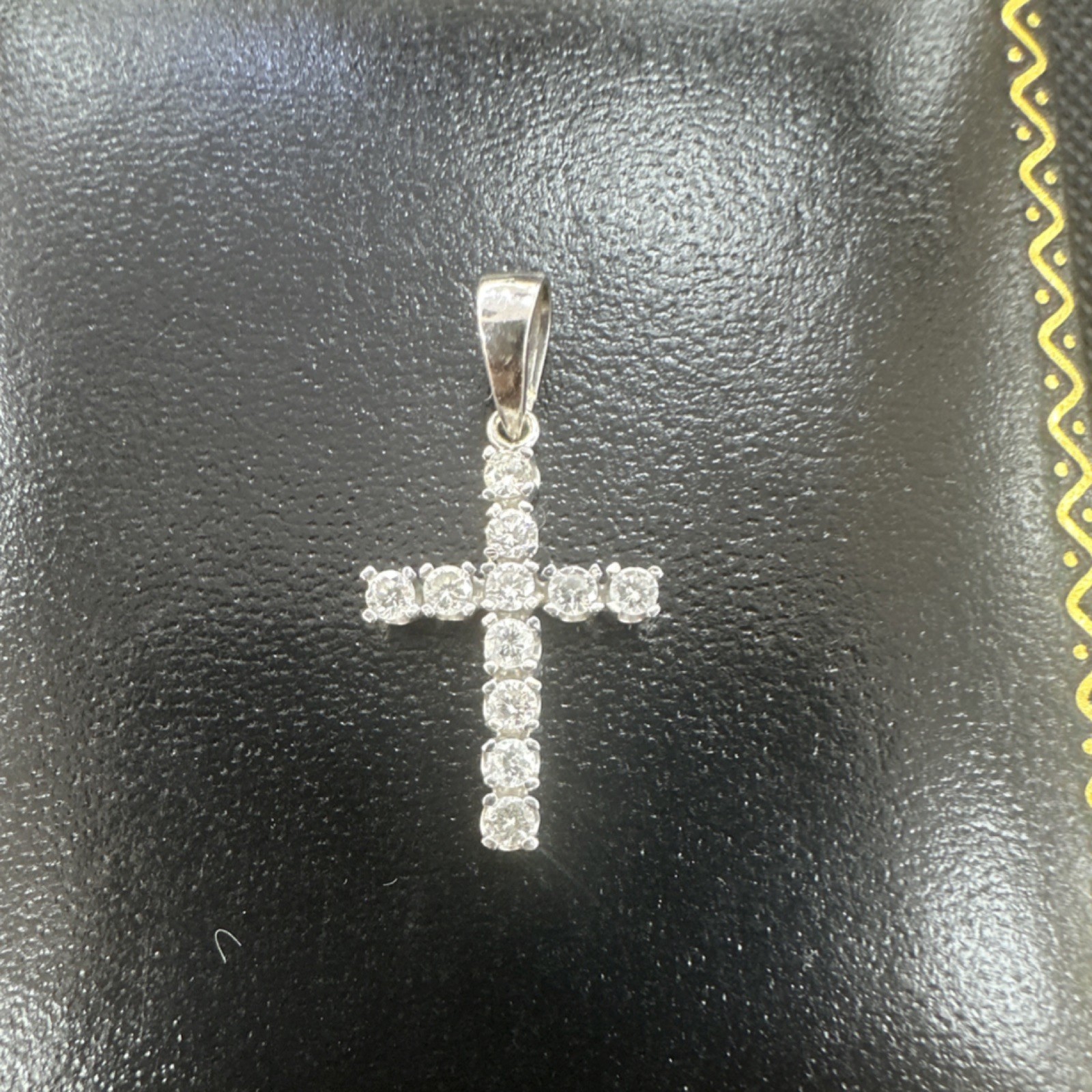 White Gold 14k 1.15 gms.Cross Natural Diamond 0.50 Cts.G sI 2 I 1. 1 inches long