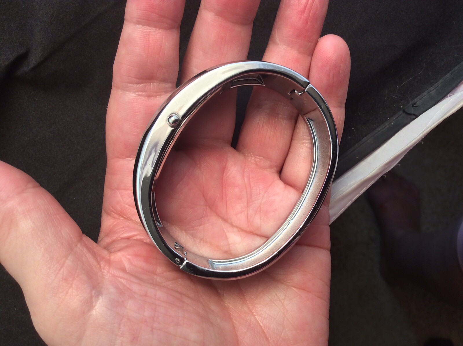 Vintage Curvy Water Resistant Silver Tone SINOBI Quartz Watch Bangle Band Works