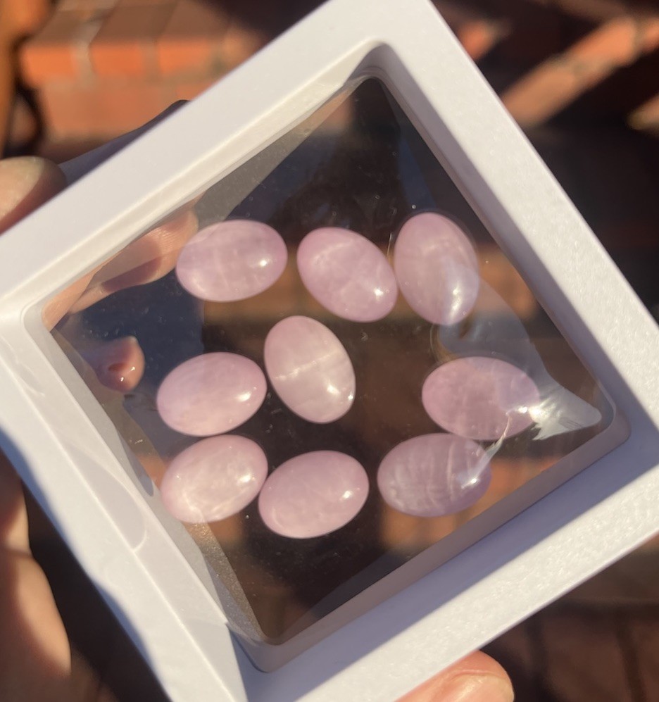 Kunzite 10x14mm Cabochon (Single /6.80 carat) Natural / Chatoyant (#5)