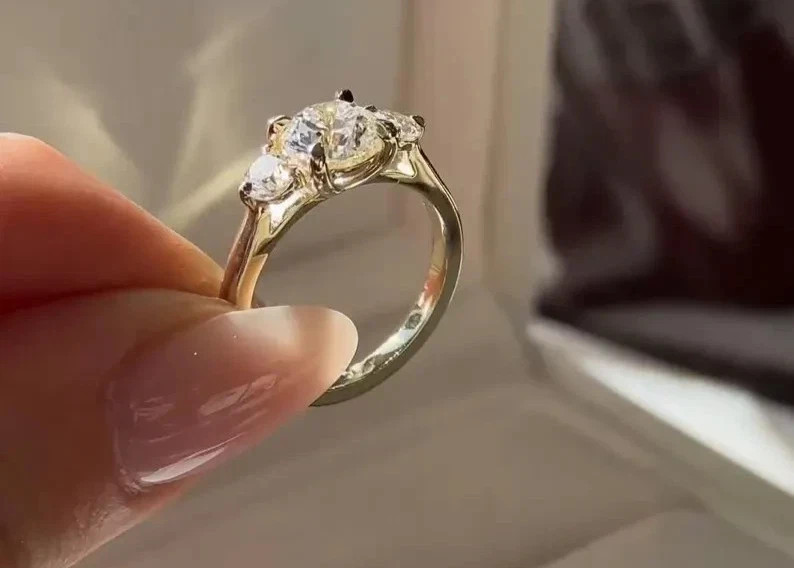 2.50Ct IGI Round F/VS1 Lab Grown Diamond Women Wedding Ring 14K Yellow Gold