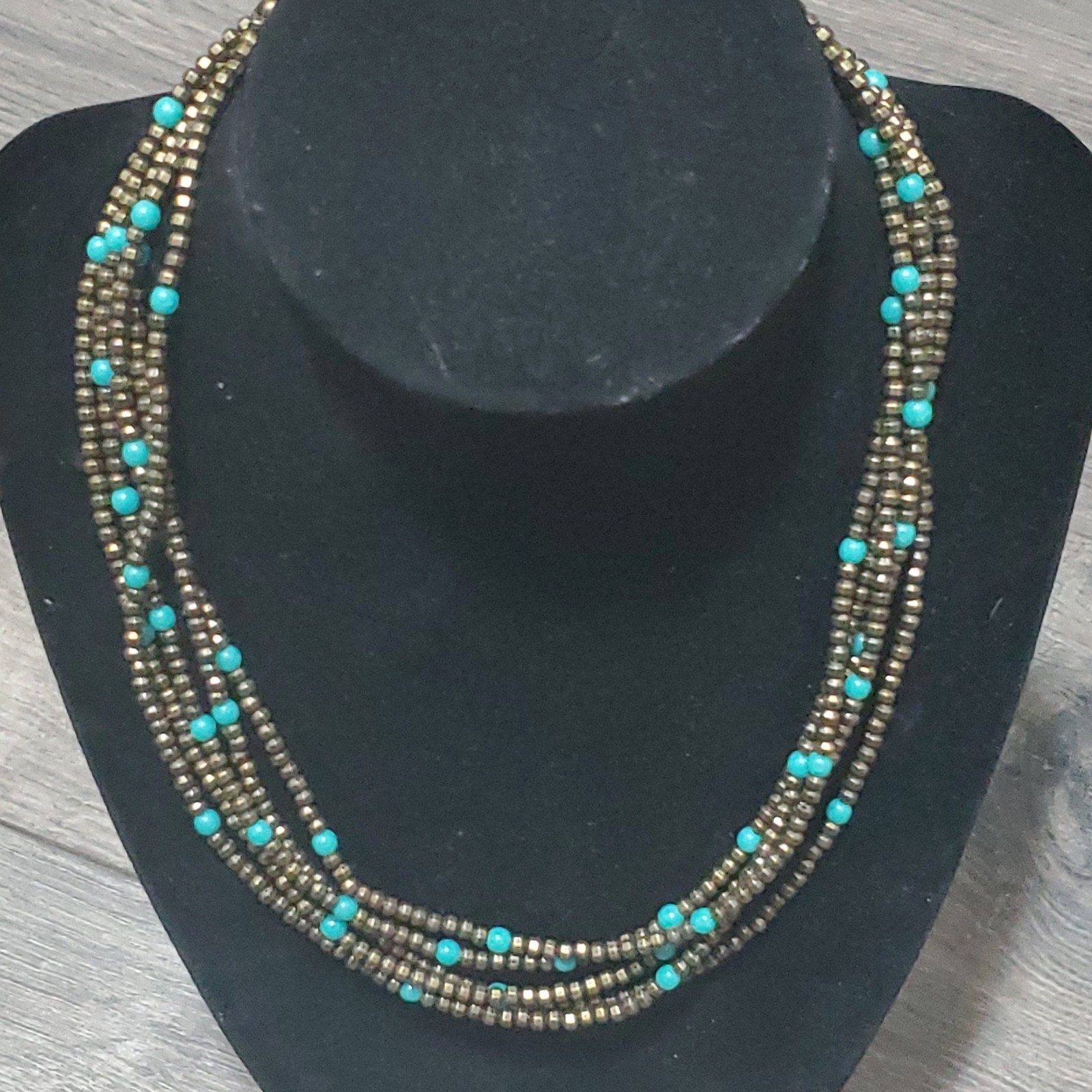 SWNA Liquid Silver 5 strand STYLE Southwest Faux Turquoise Beaded Necklace