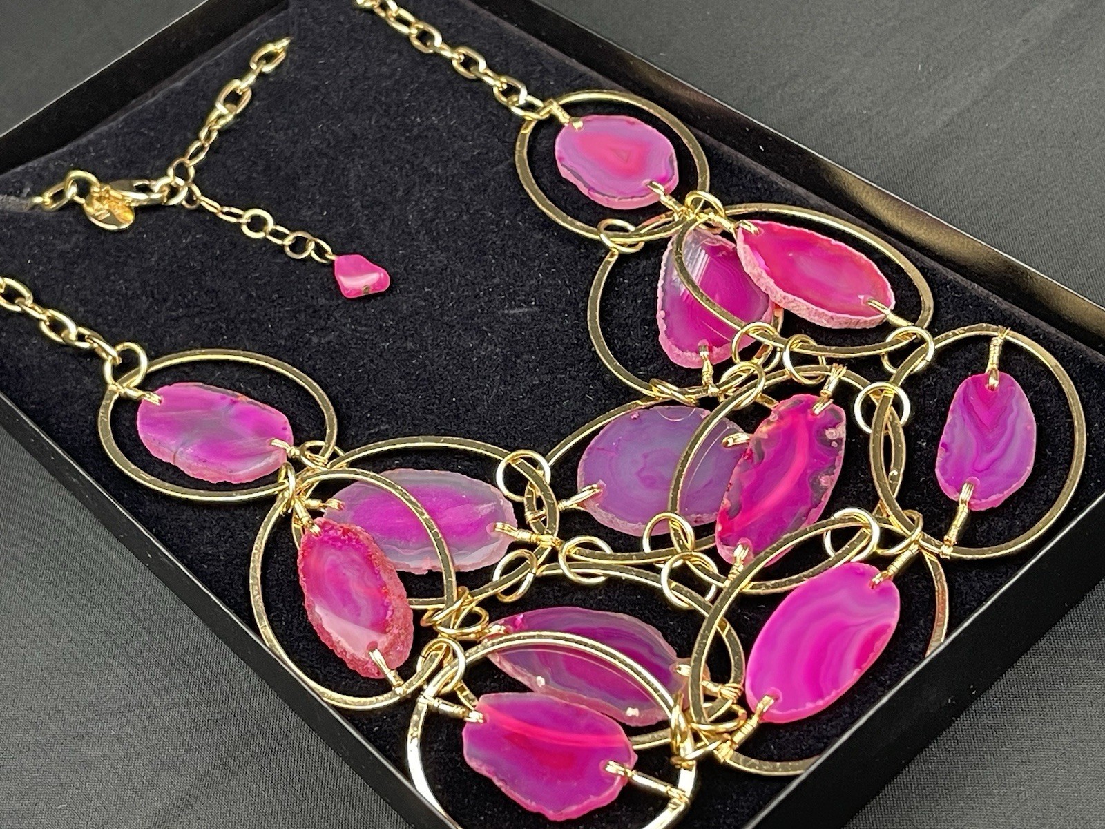 CGI CN Beautiful Statement Pink Gold Tone Necklace.