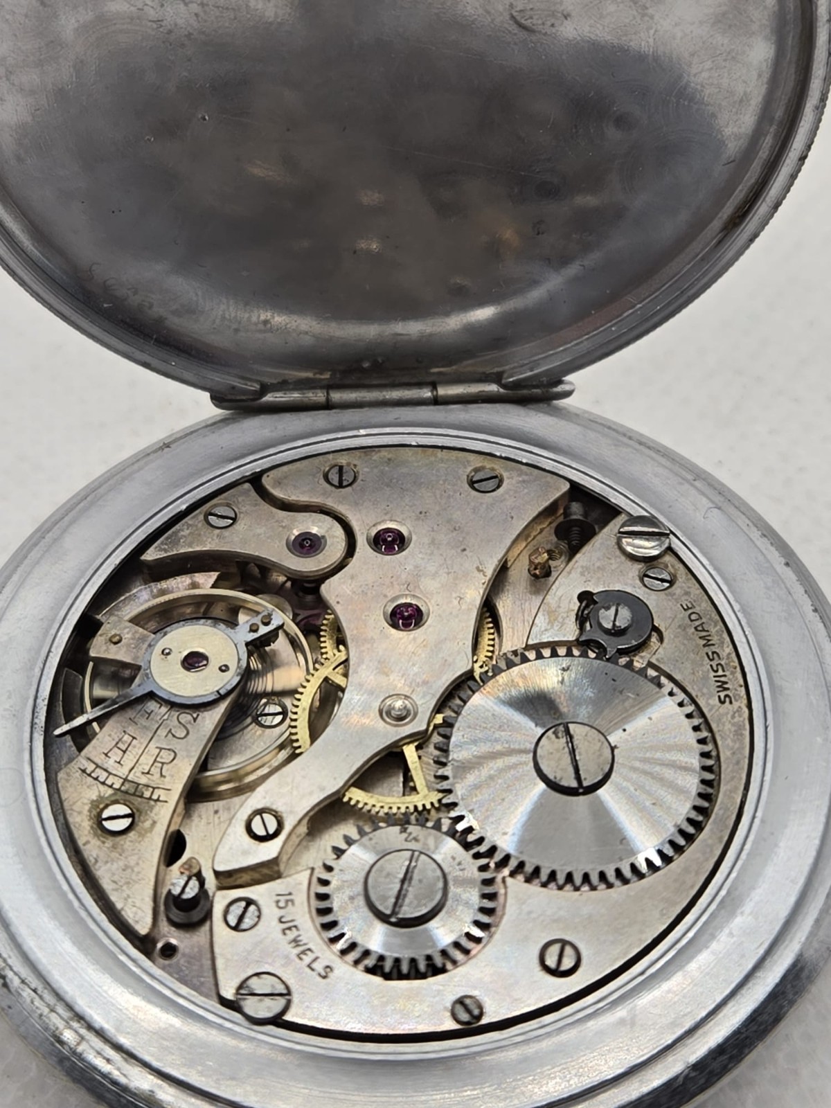 Vintage CREST Watch Co. Swiss-Made Dress Watch – 1940s-1970s – Running!