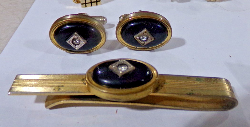 Mixed lot of Vintage CUFFLINKS, TIE BARS/CLASPS, PINS as pictured UNBRANDED