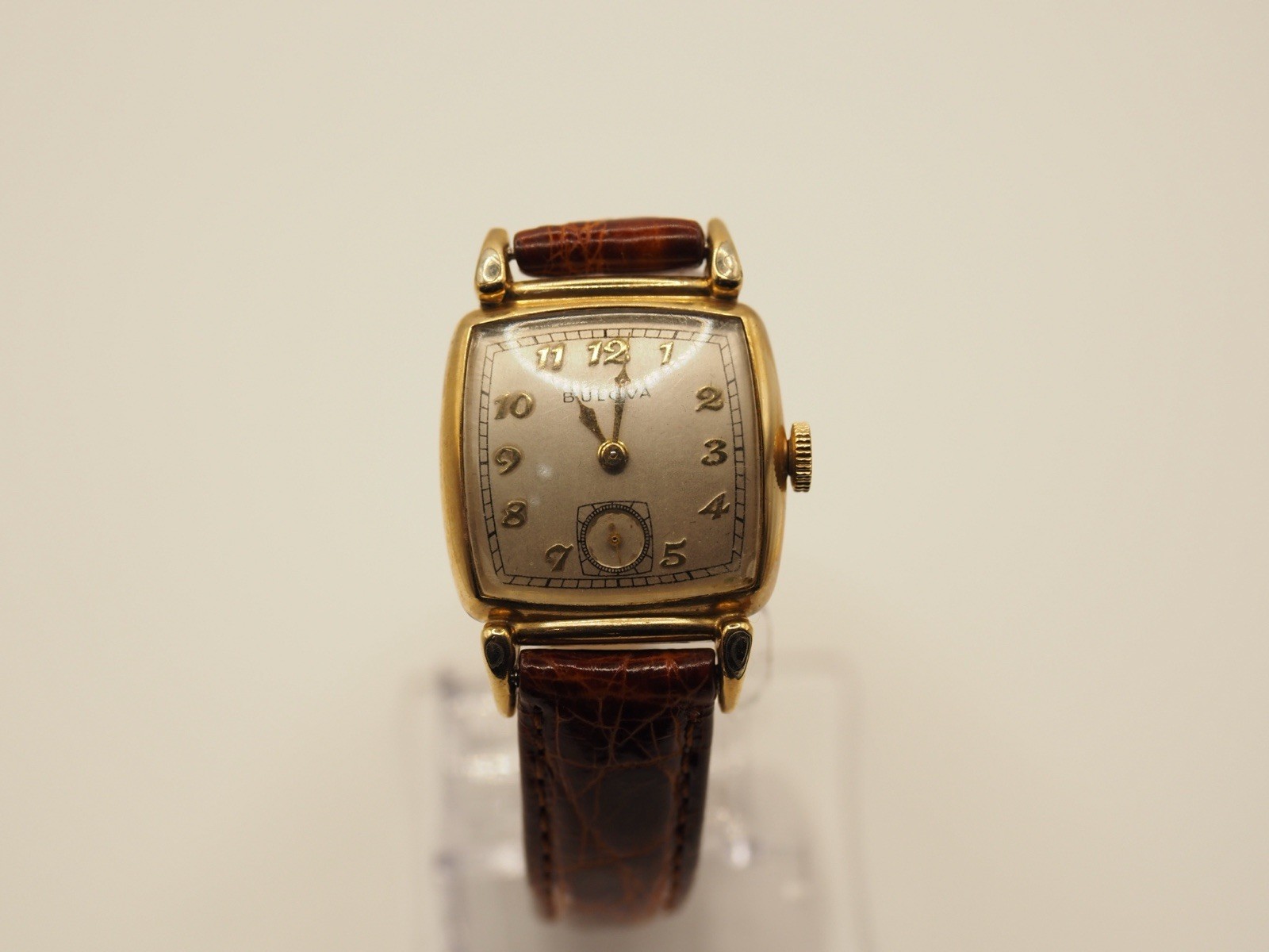 Vintage 1953 Bulova Director men’s/unisex 10k gold-filled tonneau