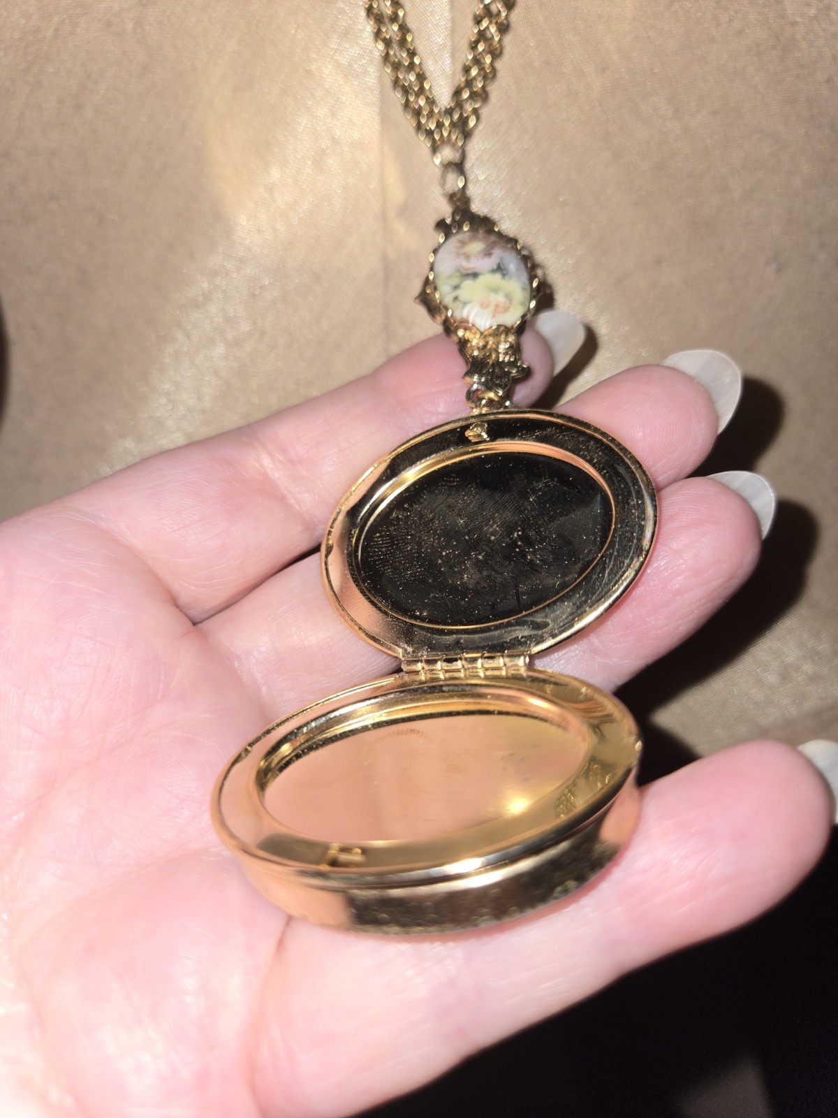 Vintage 1975 Avon French Flowers Solid Perfume Locket Necklace Gold Tone Pendant