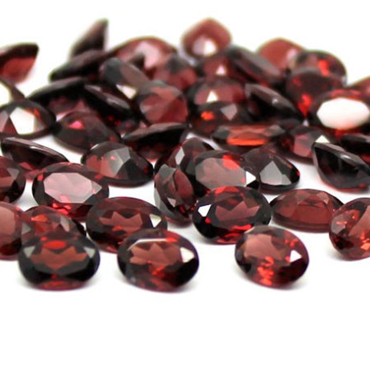 Garnet Mozambique Oval Faceted Cut 3x5mm to 8x10mm Natural Wholesale Gemstone