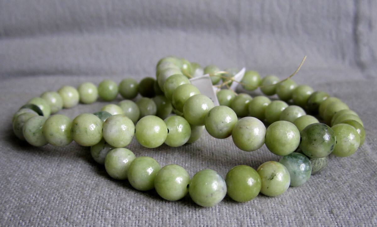 Nephrite Jade Bracelet – Balls Ø ~8.4mm / ~14.5-19.5cm Arm Width – Elastic